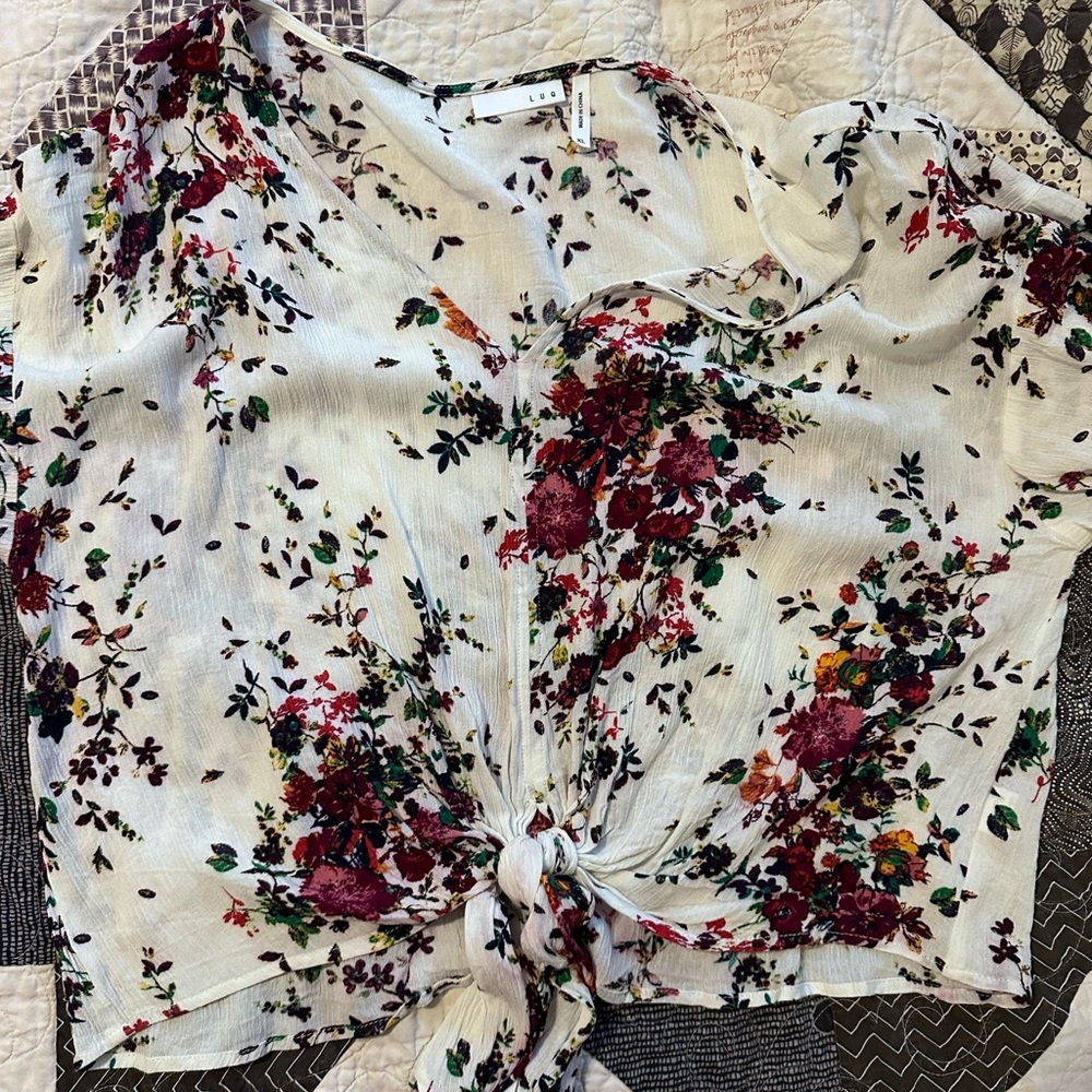 LUQ women’s top size XL